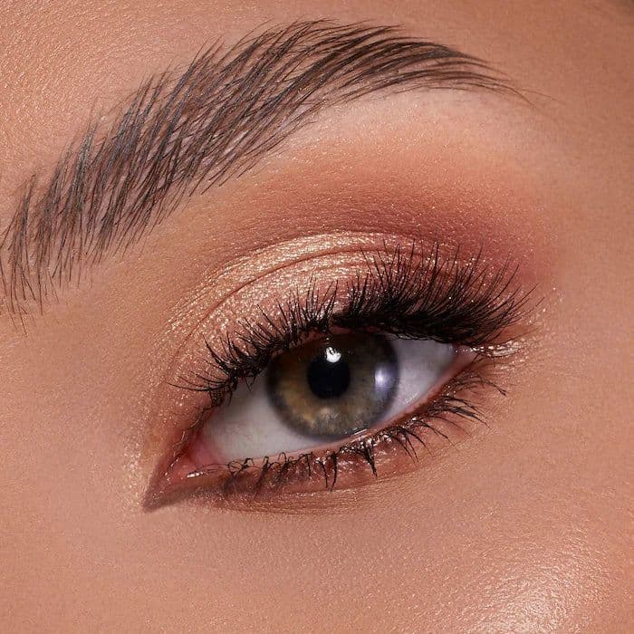 Sombras de Ojos: Técnicas para un Look Profesional